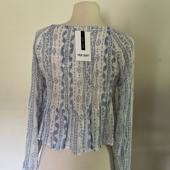 True Craft Blouson sleeve geometric peplum top size L . NWT. - Picture 3 of 3